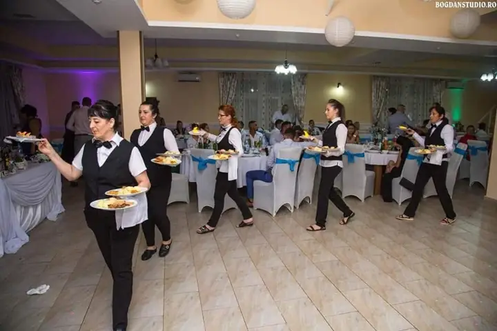 Servirea felului principal