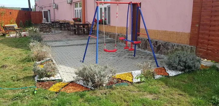 Curtea înverzită
